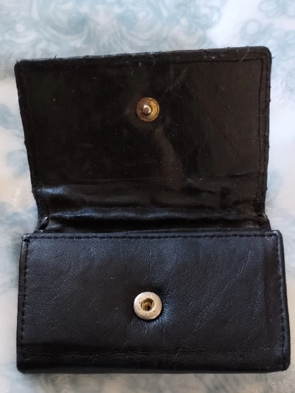CHANEL Black Quilted Leather Key Case with Gold CC Emblem - Picture 3 of 6
